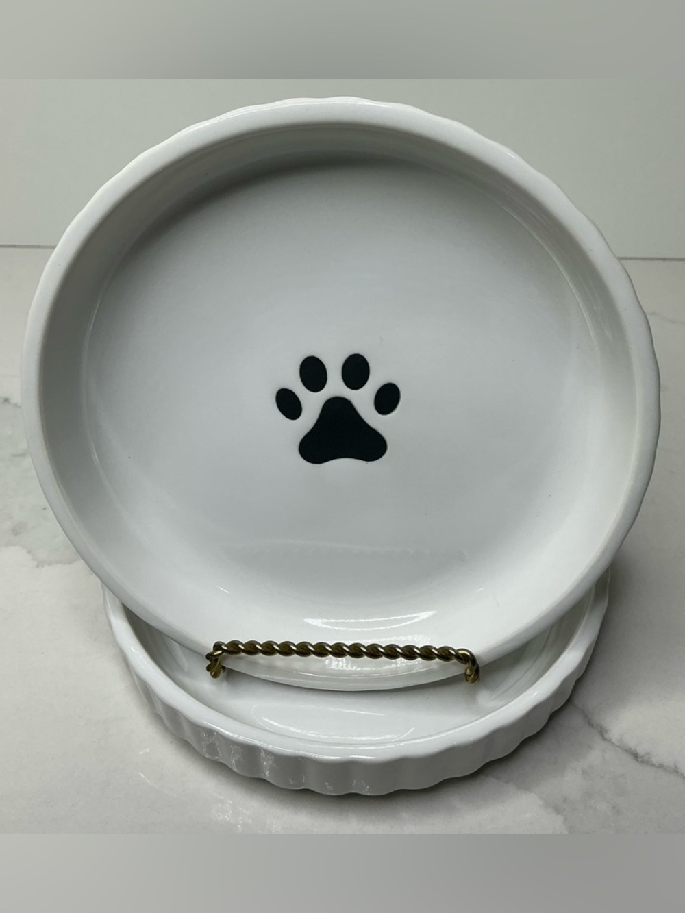 2 Signature Pet Food Tray Trends white w/ Paw Print 1” Tall Rim New